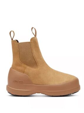 Moon boot Chelsea boots. 7